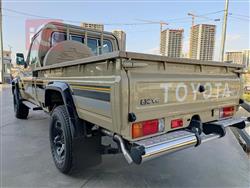 تويوتا لاند كروزر 70 بيك اب